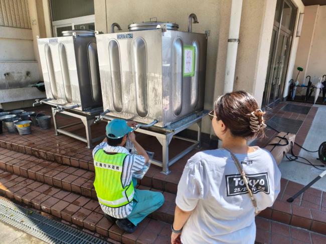 太田郷小学校に設置した仮設水槽での応急給水